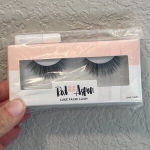 Red Aspen MISS Luxe False Lashes NEW